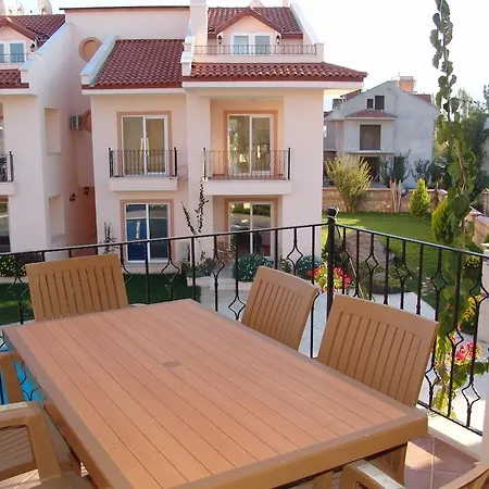 Town House Lissa Garden 12 *