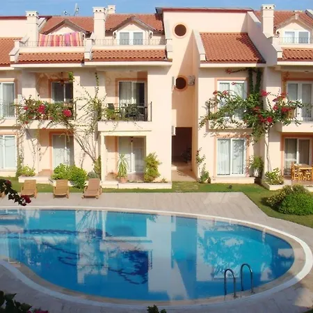 Town House Lissa Garden 12 شقة *