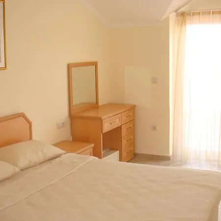 Town House Lissa Garden 12 * فتحية